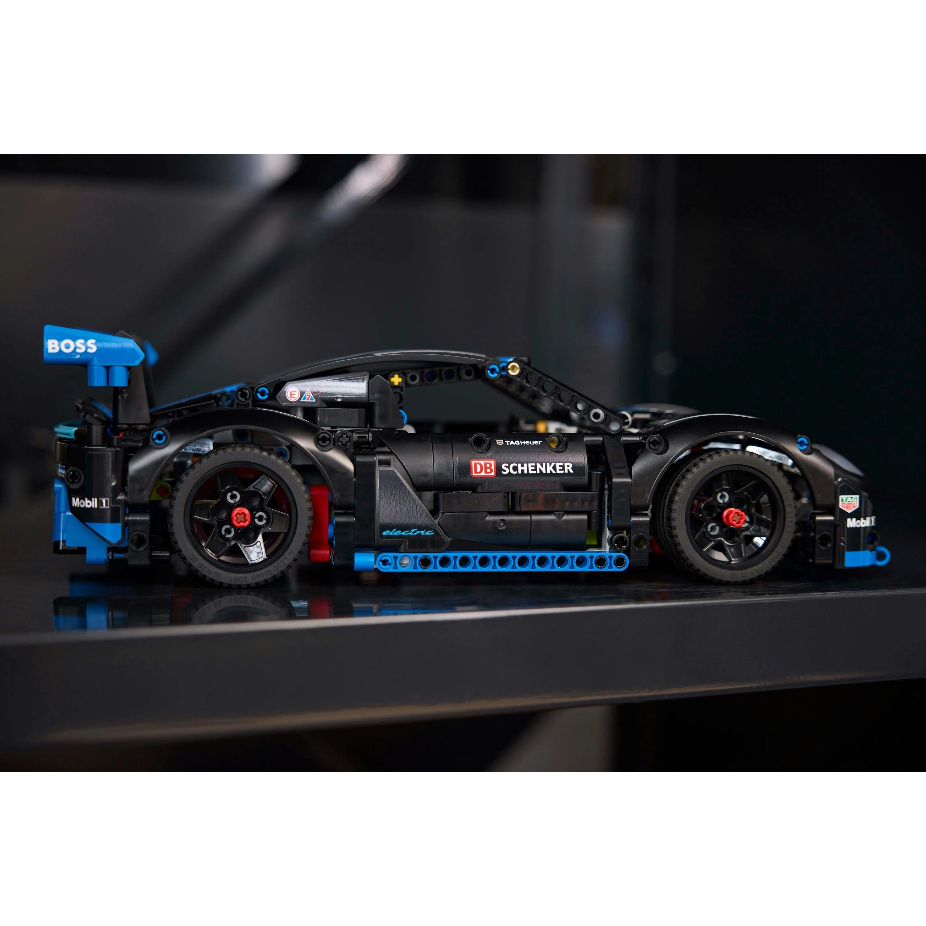 LEGO - Auto da corsa Porsche GT4 e-Performance 42176 - Image 22