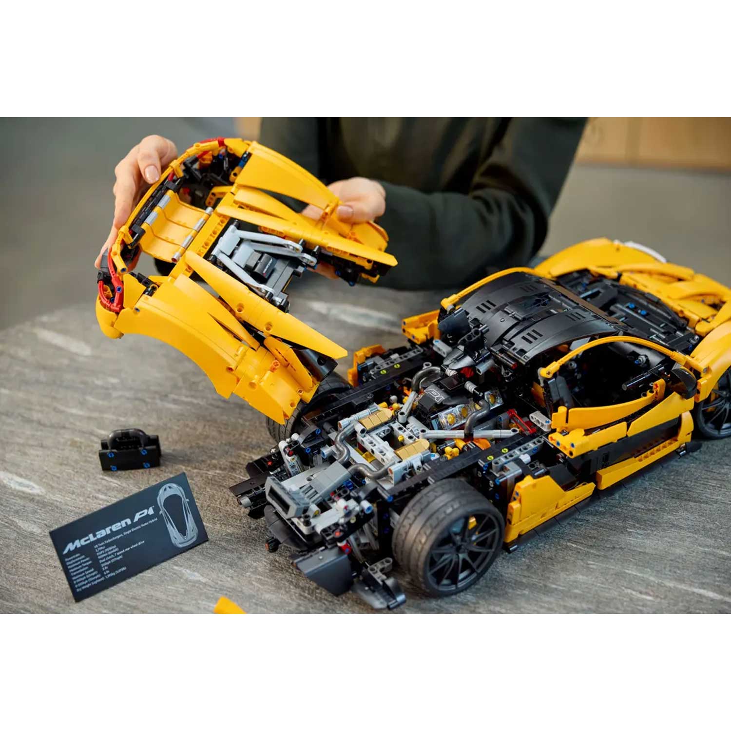 LEGO - Hypercar McLaren P1 42172 - Image 11