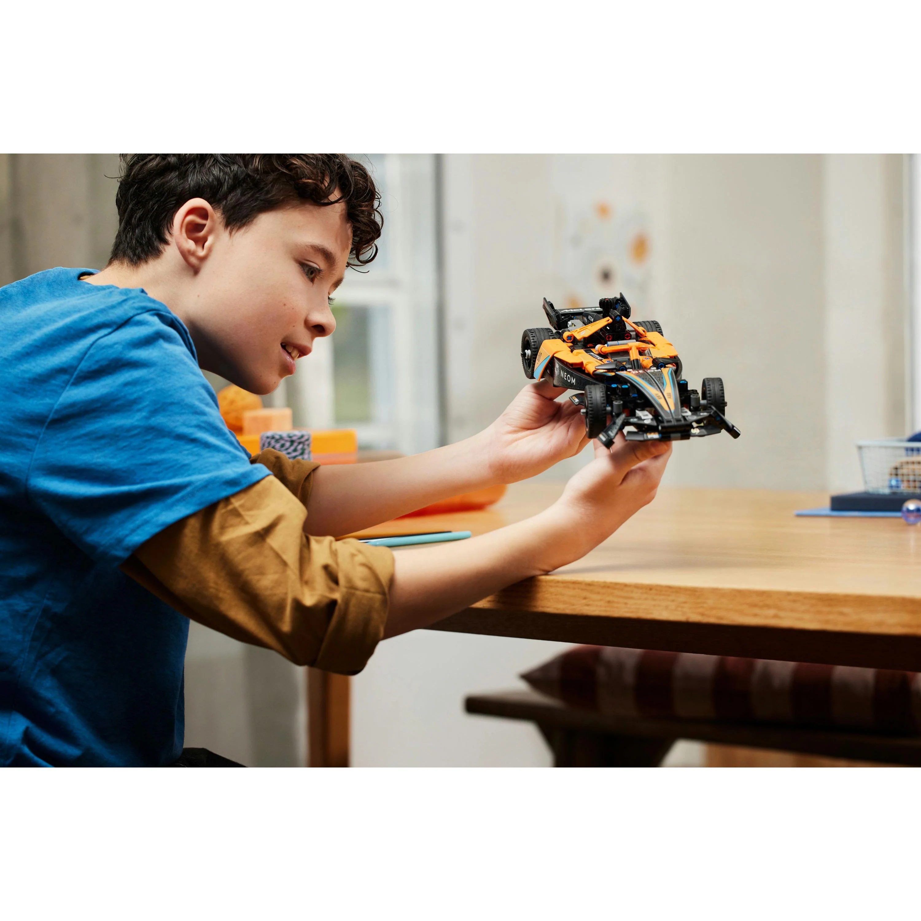 LEGO - NEOM McLaren Formula E Race Car 42169 - Image 20