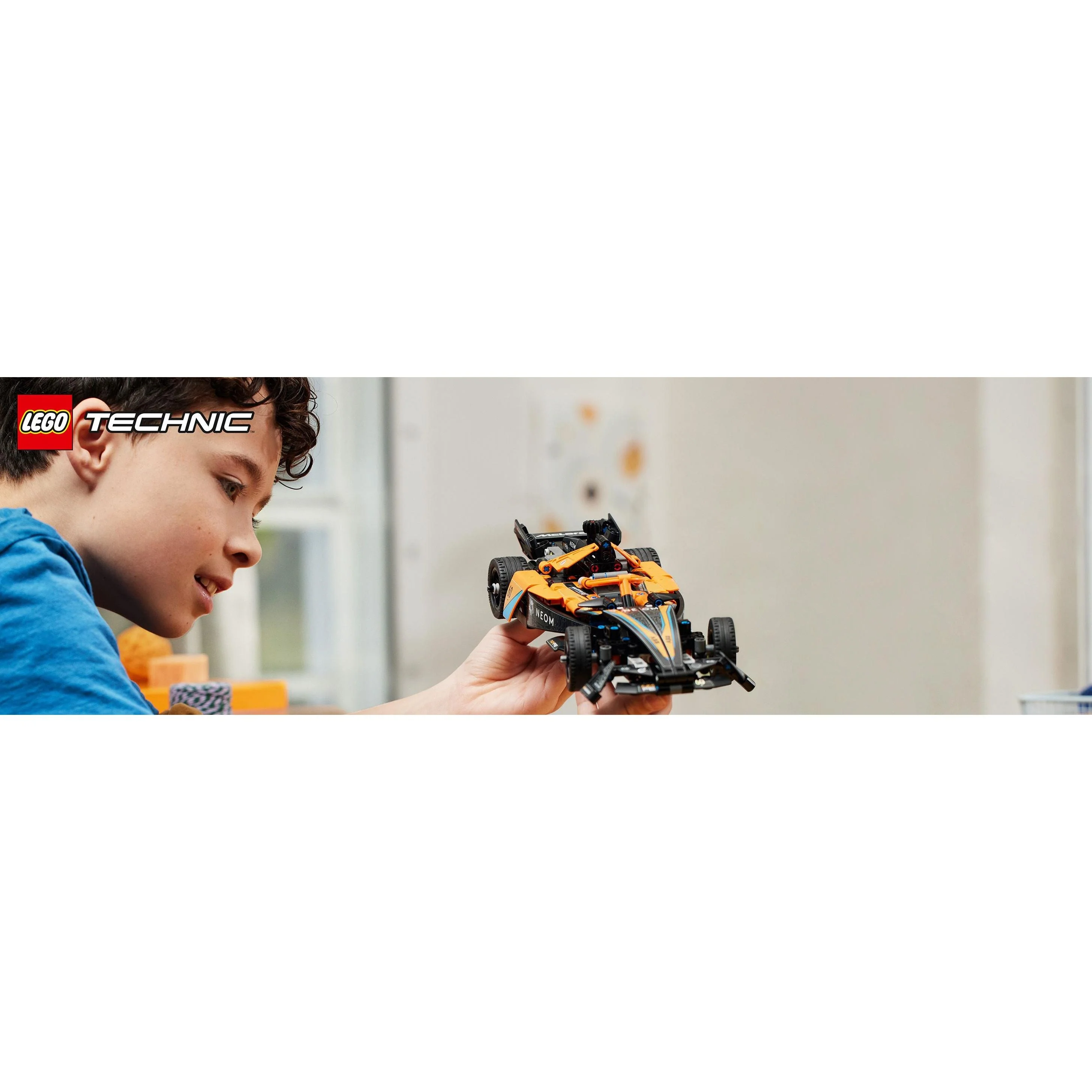 LEGO - NEOM McLaren Formula E Race Car 42169 - Image 21