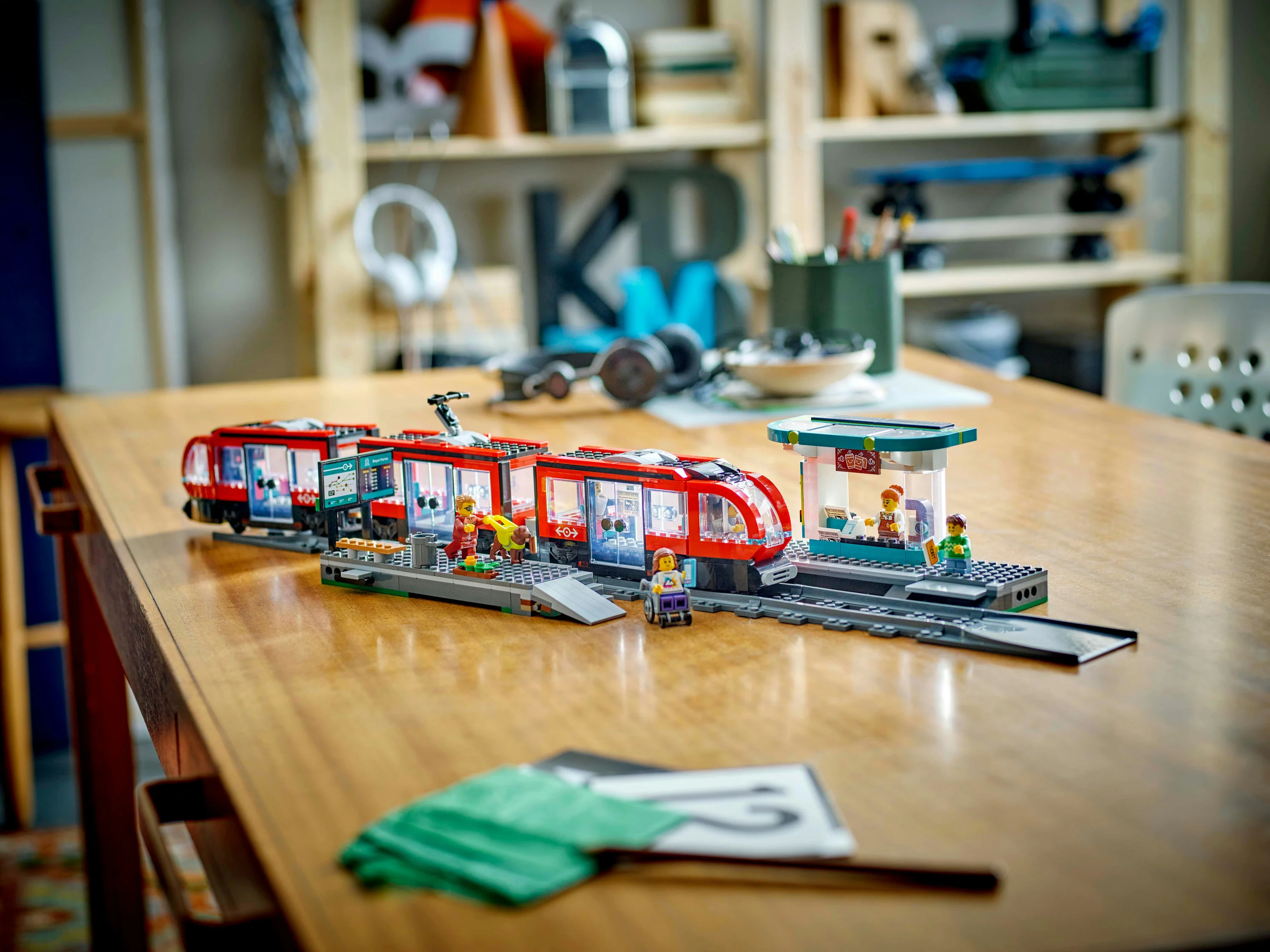 LEGO - Tram E Fermata Del Tram 60423 - Image 18